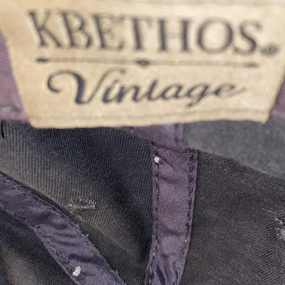 NWOT KBKethos Gray Ladies Dog Mom Logo Adjustable Strap Back Distressed Cap